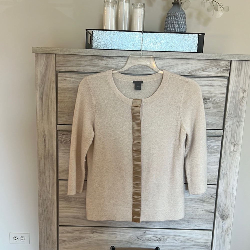 Ann Taylor - Designer Hidden Button Sweater - Cream & Tan - Size Large